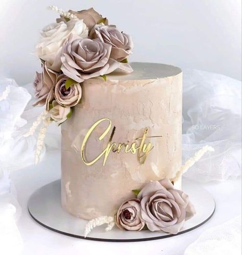 Female 60th Birthday Cake, Champagne Colored Cake, Beige Cake Ideas, Classy Cakes Birthday For Women, Luxury Cakes Birthday For Women, Beige Wedding Cake, Beige Cake, Art Party Cakes, Nude Cake