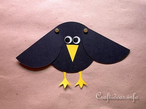 *FR*Crow Crafts & Activities For Kids 1st Grade Crafts, Circle Crafts, Mouse Crafts, Thanksgiving Art, Farm Crafts, Ecole Art, Bird Crafts, Groundhog Day, Bible Crafts