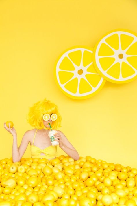 When Life Gives You Lemons: DIY Lemon Photo Booth | Studio DIY® Diy Wedding Backdrop, Studio Diy, Shotting Photo, Fruit Photography, Color Test, Diy Backdrop, Yellow Submarine, Yellow Aesthetic, Mellow Yellow