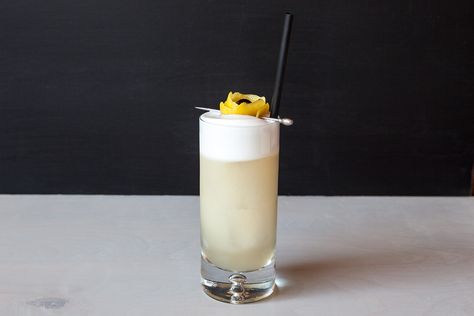 Looking for a tropical Tom Collins? Look no further! The Bird of Paradise has what you need. Paradise Cocktail, Best Gin Cocktails, Gin Drinks, Gin Cocktail, Spring Cocktails, Tom Collins, Winter Cocktails, Club Soda, Maraschino Cherry