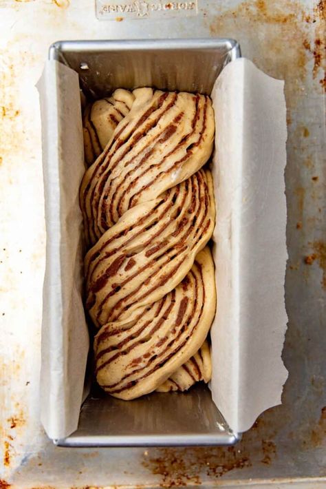 Cinnamon Babka Bread, Cinnamon Roll Babka, Babka Bread Machine Recipe, Cinnamon Babka Recipe Easy, Babka Flavors, Babka Filling, Babka Cinnamon, Cinnamon Babka Recipe, Babka Bread Recipe