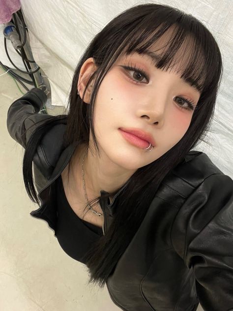 nakyoung triples kpop selca icon S Icon, Twitter Update, I Love Girls, Instagram Update, K Pop, Asian Beauty, Kpop Girls, Pretty People, Piercings