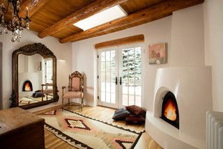 Santa Fe Dining Room, New Mexico Interior, Adobe House Interior, New Mexico Interior Design, New Mexico Home Decor, Santa Fe Interior Design, Mexico Interior Design, Southwest Interiors, Mexico Interior