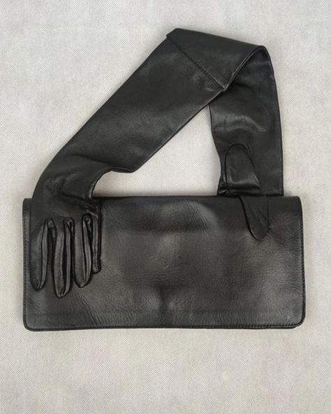 Maison Margiela Aesthetic, Margiela Aesthetic, Fashion Manifestation, Content Pictures, Margiela Bag, Margiela Archive, Maison Martin Margiela Shoes, Emily The Strange, Fashion Gloves