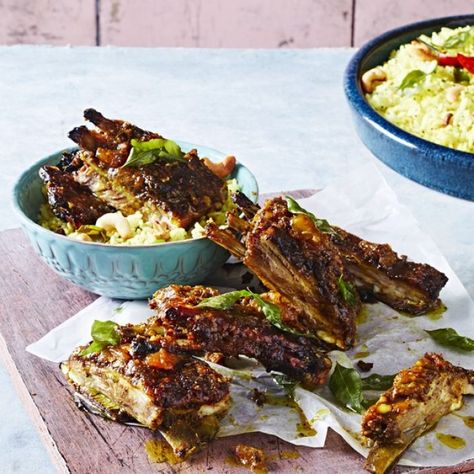 Curried Sticky Lamb Ribs with Lemon Rice | MiNDFOOD Sticky Ribs, Simple Dinners, Oven Recipe, Asian Beef, Lamb Ribs, Lamb Curry, Lamb Dishes, Lemon Rice, Wood Oven