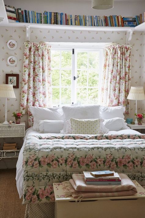 Country Bedrooms, Pink Cottagecore, Restful Bedrooms, Dream Bedrooms, English Cottages, Glam Pad, English Country Decor, Uni Room, English Decor