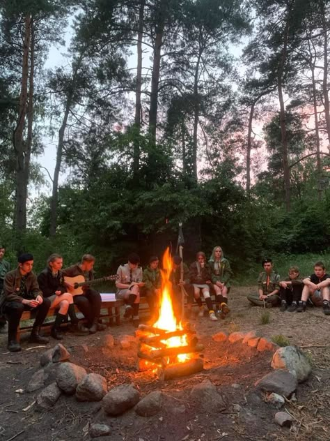 Scouting Aesthetic, Camping Trip With Friends, Scout Aesthetic, Camp America, Camping Winter, Girl Scout Camping, Church Camp, Fall Camping, Camping Aesthetic