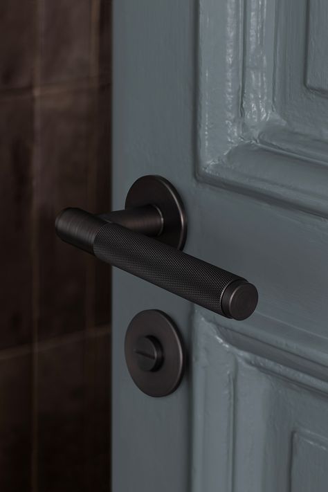 Interior inspiration starts with the details. For hallways, kitchens, bedrooms and living spaces, look to your doors as a place to elevate your interiors. Bring your doors alive with the finesse of solid metal details like the Buster + Punch door handle and matching thumbturn lock. Details are one of the key elements of a refined, seamless interior and are an investment that always pays off. Buster And Punch Handles, Door Locks And Handles, Metal Door Handle, Door Handle With Lock, Door Handles Modern, Buster Punch, Door Inspiration, Exterior Door Handles, Metal Door