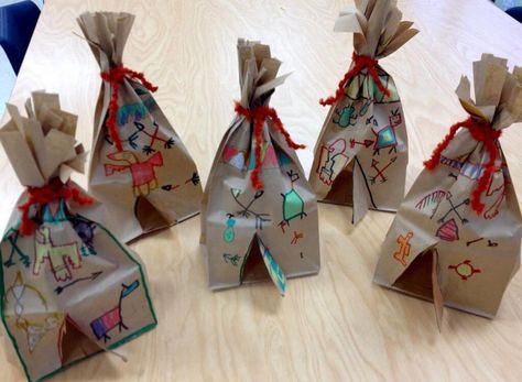 Native American Art Projects, Thanksgiving Centers, Native American Projects, Paper Bag Crafts, Thanksgiving Preschool, Native American Symbols, Folding Origami, Thanksgiving Art, Fun Arts And Crafts