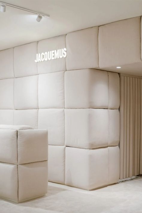 AMO cocoons Jacquemus store in pillows to create "bedroom-like" interior Jacquemus Store, Paris Store, Store Interiors, Paris Design, Retail Interior, Store Interior, Galeries Lafayette, Pop Up Store, White Pillows