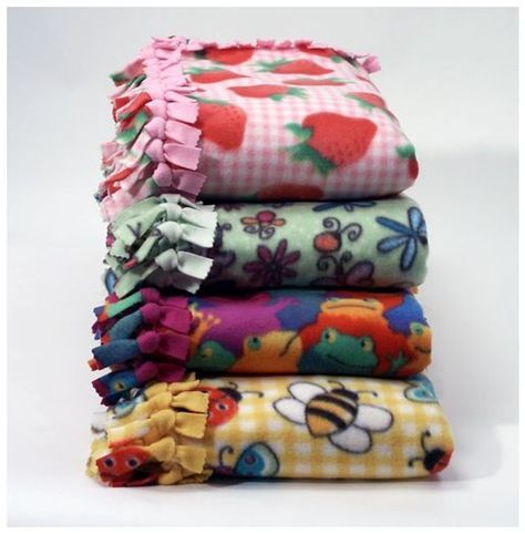 Make fleece lap blankets for hospital or nursing home patients. Sewing Blankets, Community Service Ideas, Fleece Projects, No Sew Fleece Blanket, No Sew Blankets, Community Service Projects, Fleece Tie Blankets, Tie Blankets, Sewing Fleece