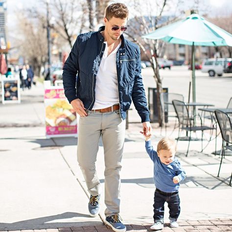 Follow these dads on Instagram. Dad Outfits, Dad Style, Dad Fashion, Classy Style, Family Photo Outfits, Fashion Mens, Outfits Casual, Outfit Casual, Father And Son