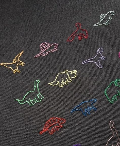 Dinasour Embroidery Easy, Manly Embroidery Ideas, Embroidery Easy Ideas, Dinosaur Embroidery Pattern, Embroidery Line Art, Dino Embroidery, Mens Embroidery, Dinosaur Embroidery, Embroidery Men