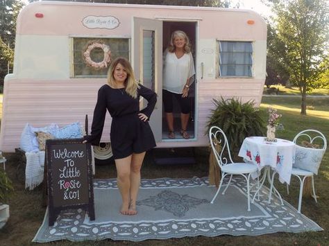 Little Rosie & Co. mobile salon takes beauty everywhere Caravan Beauty Salon, Caravan Beauty Salon Ideas, Mobile Beauty Salon Van, Shed Beauty Salon Ideas, Mobile Hair Salon Van, Nail Salon Shed, Beauty Shed Salon, Beauty Shed Salon Ideas, Shed Nail Salon Ideas