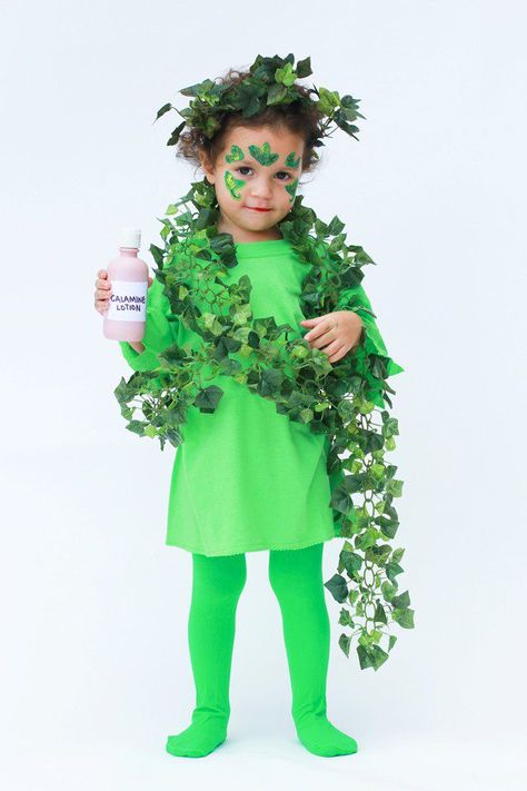 A List of Easy D.I.Y. Halloween Costumes for Kids that can be created from things you already have at home. Easy Homemade Halloween Costumes, Different Halloween Costumes, Easy Halloween Outfit, Ivy Costume, Tree Costume, Movie Halloween Costumes, Poison Ivy Costumes, Halloween Costume Suit, Homemade Halloween Costumes