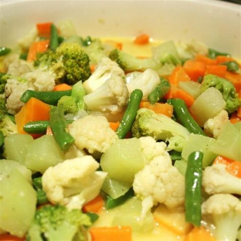 panalo to para sa mga kids mo na favorite ang vegetables na ulam...kase healthy food talaga... Mixed Vegetable Recipes, Panlasang Pinoy Recipe, Mix Vegetable Recipe, Recipes Vegetables, Buttered Vegetables, Pinoy Recipes, Boiled Vegetables, Nutritious Diet, Pinoy Food