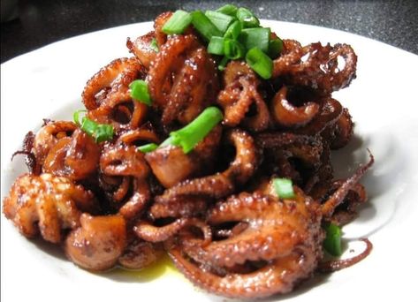 Octopus Recipes, Squid Recipes, Seafood Entrees, Baby Octopus, Shellfish Recipes, Deli Food, Expat Life, Seafood Dinner, Lamb Recipes