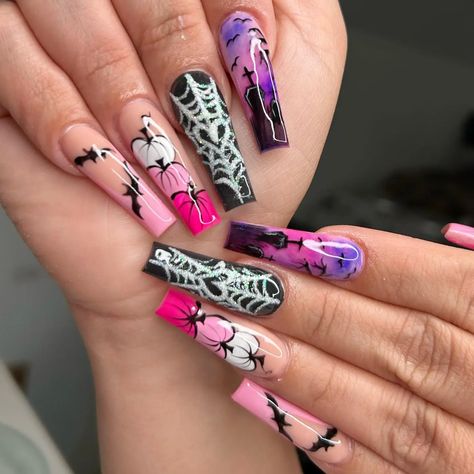 Halloween Nails And Nailart Designs To Try - Her Blog Journal Spooky Nail Art, Spooky Nail, Nailart Designs, Halloween Nail Designs, Halloween Nail, Nail Art Ideas, Halloween Nails, Halloween Makeup, Cute Nails