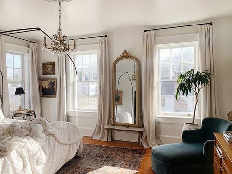 Victorian Modern Bedroom, Parisian Modern Bedroom, Modern Parisian Bedroom, Carley Page, Parisian Style Apartment, Romantic Apartment, Bright Bedrooms, Parisian Bedroom, Curtain Inspiration