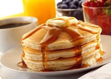 Pancakes 🥞 Receta de Dulce y salado - Cookpad Ihop Food, I Hop Pancake Recipe, Ihop Pancakes, Vanilla Pancakes, Homemade Pancake Recipe, Homemade Pancakes, Pancakes Easy, Buttermilk Pancakes, Breakfast Pancakes