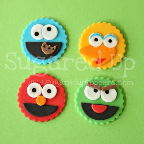 Sesame Street Fondant Cupcake Toppers Fondant Cupcake Toppers Birthday, Fondant Cupcakes Ideas, 2d Cupcakes, Birthday Cupcakes Toppers, Fondant Designs, Easy Fondant, Cupcake Fondant, Cupcake Tier, Sesame Street Cake