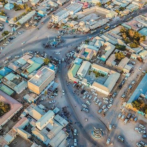 Garowe, Puntland, Somalia. #Somalia Somalia Travel, Puntland Somalia, Bosaso Somalia, Somalia Aesthetic, Farmaajo Somalia, Somalia Landscape, Mogadishu Somalia, Somali Culture, African Cities