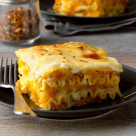 Roasted Pumpkin Lasagna Pumpkin Lasagne, Sweet Potato Cheesecake, Pumpkin Lasagna, Lasagna Recipes, Meatless Meal, Lasagne Recipes, Easy Thanksgiving Recipes, Pumpkin Sauce, Best Pasta Recipes