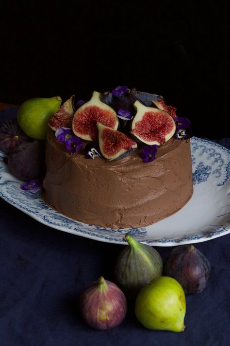 Fig & Chocolate Cake — Cake Boy Paris Fresh Fig Cake Recipe, Fig Chocolate, Cake With Figs, Fig Season, Fig Cake, Cake Boy, Dark Chocolate Cake, Dark Chocolate Cakes, Fresh Figs