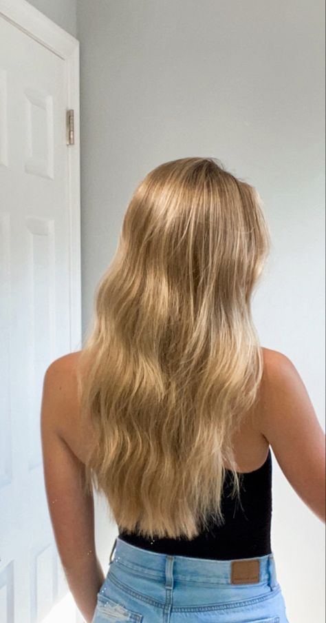 Blonde Hair Wavy Natural, Blonde Highlights Wavy Hair, Fake Blonde Hair, Hair Inspo Highlights, Hair Inspo Blonde, Long Hair Wavy, Blonde Hair Long, Blonde Hair Inspo, Warm Blonde Hair