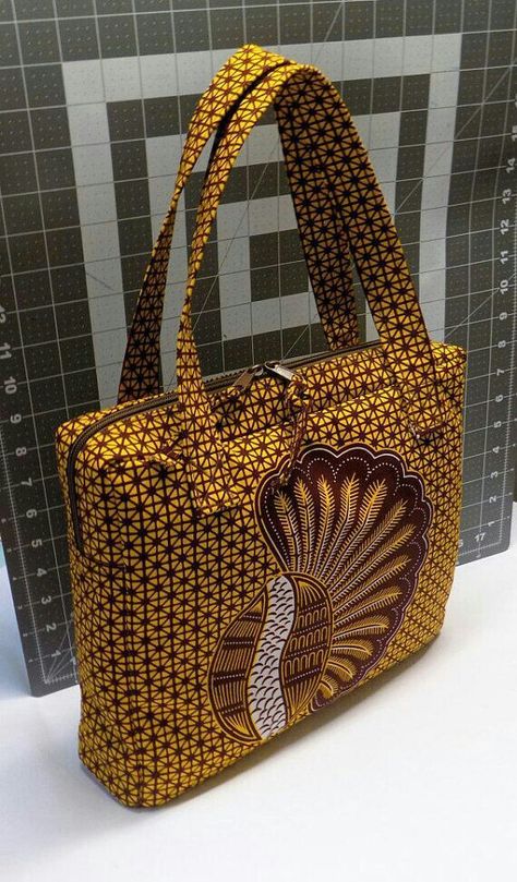 African Fabric Accessories, Ankara Bags, African Bag, African Accessories, Afrikaanse Mode, Diy Bag Designs, African Print Dresses, African Clothing Styles, Fabric Accessories