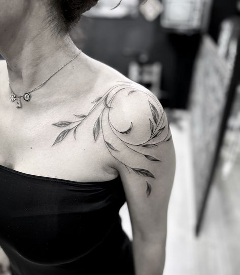 Shoulder Foliage Tattoo, Leaves On Shoulder Tattoo, Shoulder Leaf Tattoo, Shoulder Arm Tattoos For Women, Bird Tattoo On Shoulder, Angelina Tattoo, Shoulder Chest Tattoo Female, Courage Tattoos, Feminine Shoulder Tattoos