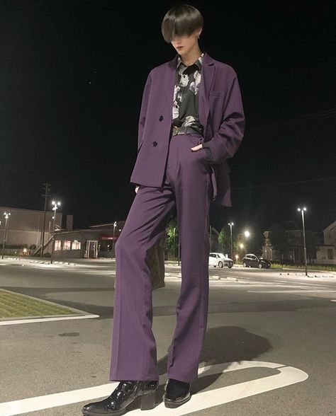 Korean Men Suit, Guys Prom Outfit, Aesthetic Guy Outfits, Prom Outfits For Guys, Boys Aesthetic Outfits, Prom Suits For Men, Fashion Models Men, Suits Korean, Prom Suits