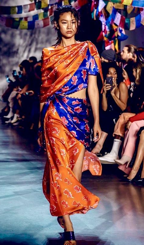 Prabal Gurung SS19 Gurung Dress, Prabal Gurung Dress, Fashion Designing, Prabal Gurung, Dress Makeup, Shirt Collection, Fashion Model, Fashion Designers, Runway Fashion