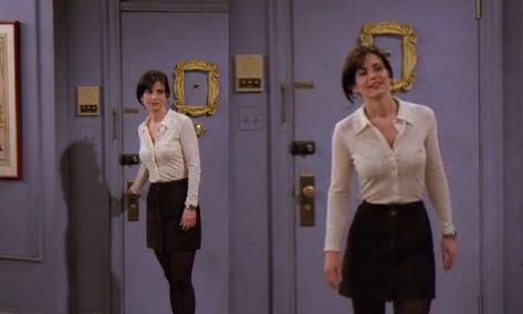 Monica Geller Skirt Outfits, Monica Geller Outfits Summer, Monica Geller Style, Monica Outfits, Monica Geller Outfits, Gg Outfits, Belle Aesthetic, Monica Friends, Friends Outfits