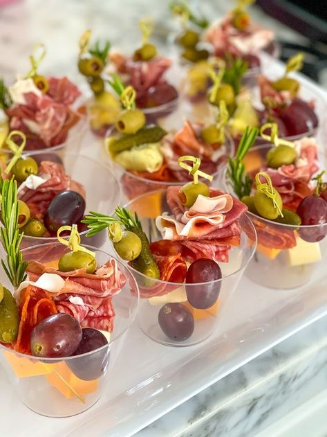 Easy Boat Food Ideas, Positano Theme, Party Planning List, Expensive Party, Italian Baby Showers, Italian Bridal Showers, Easy Boat, Wedding Ideas 2024, Veggie Cups