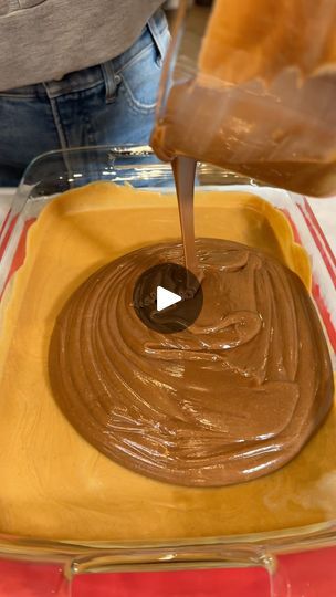 Candy Recipes Homemade Easy, Jiff Peanut Butter, Lite Snacks, 2 Ingredient Fudge, Easy Christmas Candy Recipes, Desserts With Few Ingredients, Easy Fudge, Peanut Butter Fudge Easy, Christmas Fudge