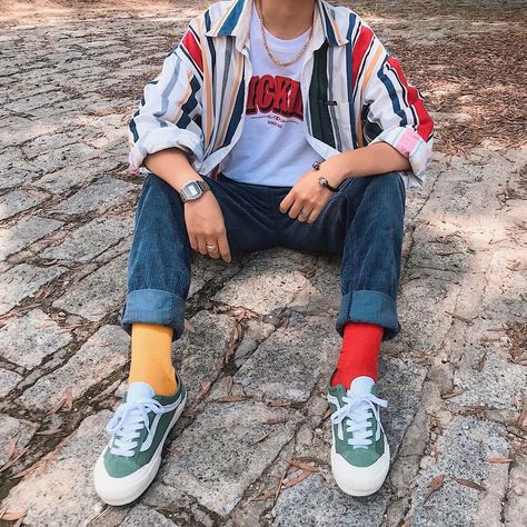 Mens Colourful Outfit, Bright Mens Outfits, Colorful Guy Outfits, Artsy Outfits Men, 80s Guys Outfits, Funky Mens Fashion, Boys Clothes Aesthetic, Colorful Male Outfits, Retro Aesthetic Outfits Men