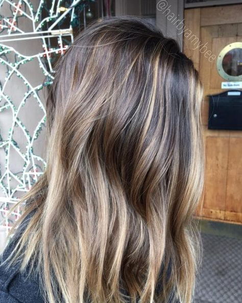 Boliage Hair, Dark Brown Hair With Highlights, Grad Hair, Coffee Brown Hair, Highlights For Dark Brown Hair, Funky Hair, Highlighted Hair, Bronze Highlights, Hair With Highlights