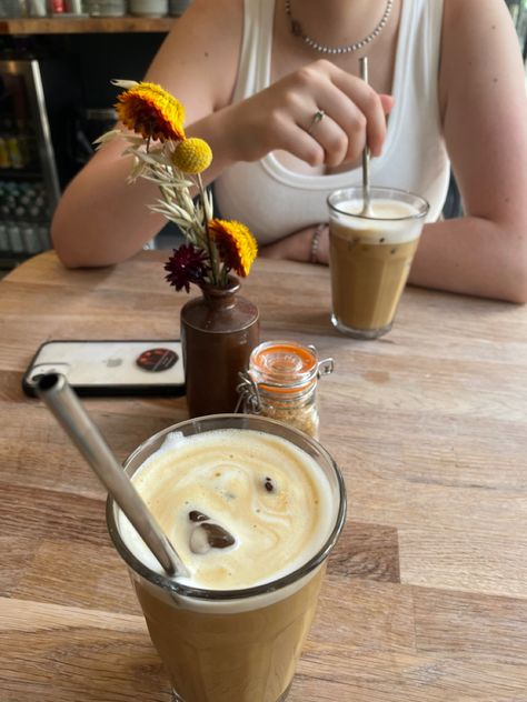 Iced Coffee Date Aesthetic, Iced Coffee Date, Coffee Dates Aesthetic, Summer Cafe, Happy List, Date Coffee, Coffee Summer, Coffee Friends, Chappel Roan