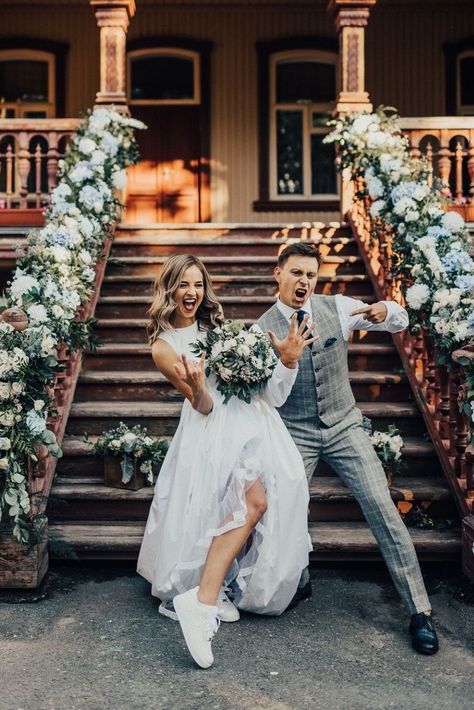 Bride Sneakers, Wedding Picture Poses, Pro Athletes, Bridal Separates, Cute Wedding Dress, Soccer Stars, Dream Wedding Ideas Dresses, Wedding Photos Poses, Cute Wedding Ideas