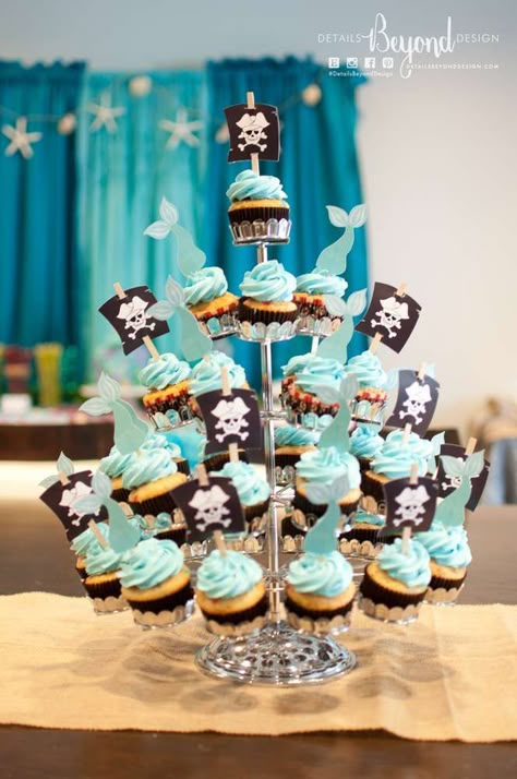 Pirate And Mermaid Birthday Party Cake, Pirate And Mermaid Cake, Mermaid Pirate Cake, Mermaid And Pirate Party, Cake Gender Reveal, Sea Birthday Party Ideas, Mermaids And Pirates, Mermaid And Pirate, Mermaid Pirate Party