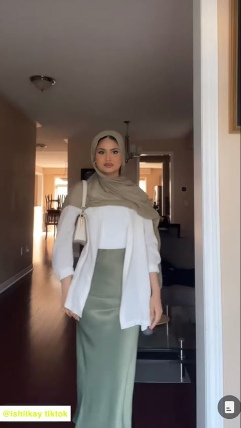 Hijabi Satin Skirt, Green Hijab Outfit, Green Satin Skirt Outfit, Green Brown Palette, Summer Hijabi Outfits, Satin Skirt Outfit Summer, Skirt Outfit Hijab, Long Skirt Fits, Long Sleeve Prom Dress Lace