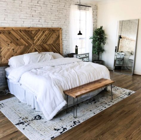 Aesthetic House Bedroom, White Brick Bedroom, Brick Accent Wall Bedroom, Brick Bedroom Ideas, Brick Wallpaper Accent Wall, White Brick Accent Wall, White Brick Wall Interior, Cozy Earthy Living Room, Brick Wallpaper Living Room