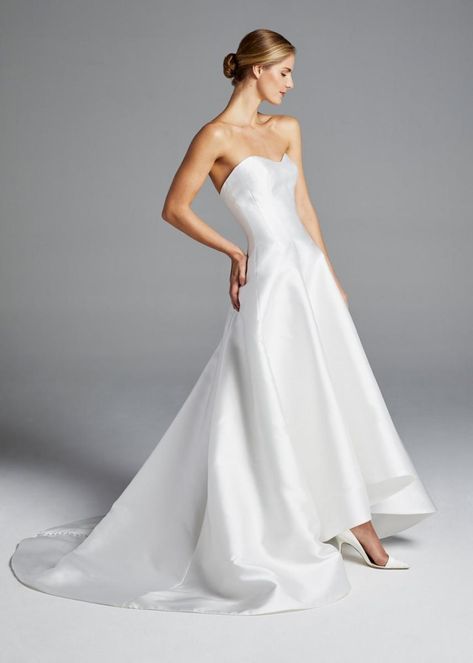 Minimal Wedding Dress, Wedding Dresses High Low, Anne Barge, Simple Gowns, Trendy Wedding Dresses, Bridal Fashion Week, Wedding Dress Trends, Modern Wedding Dress, A Line Gown