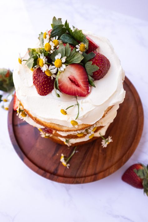 Vanilla cake layers with strawberry jam and a delicious, whipped cream decorated with fresh strawberries and chamomile flowers Cake Layers, Decorated Cakes, Fresh Strawberries, Chamomile Flowers, Strawberry Jam, Fresh Strawberry, Strawberry Shortcake, Layer Cake, Vanilla Cake