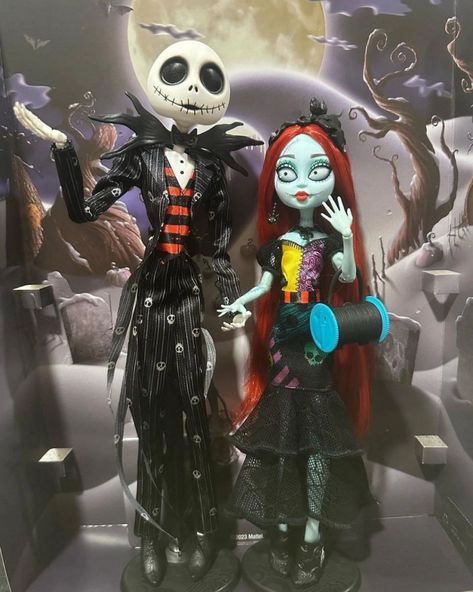 Monster High Skullector The Nightmare Before Christmas Jack and Sally dolls - YouLoveIt.com Nightmare Before Christmas Dolls, Sally And Jack, New Monster High Dolls, The Nightmare Before Christmas Jack, Nightmare Before Christmas Jack, Jack And Sally, Christmas Dolls, Monster High Doll, The Nightmare Before Christmas