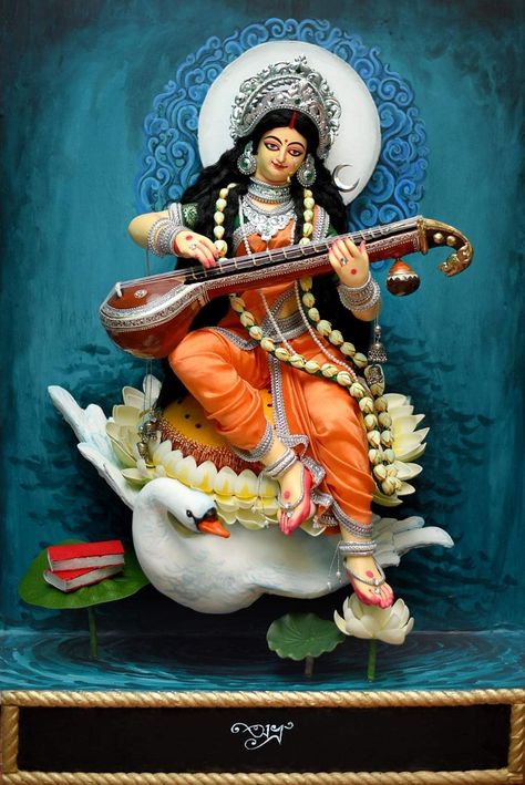 Saraswati Devi Images, Saraswati Goddess Idol, Swarasati Mata, Swarasati Maa Drawing, Saraswati Thakur, Saraswati Picture, Saraswati Painting, Motivation Shayari, Saraswati Mata