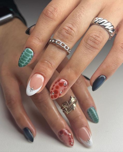 Love a mix match set 🤍 Natural short round *reshaped @apresnailofficial Inspo: @kimchinailz #apresgelx #mixmatchnails #auranails… | Instagram Mix Match Nails, Back To School Nails, Simple Gel Nails, Summery Nails, School Nails, Manicure Y Pedicure, Fire Nails, Funky Nails, Minimalist Nails