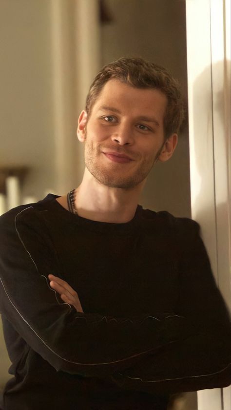 Klaus Tvd, Klaus From Vampire Diaries, Klaus The Originals, Vampire Diaries Poster, Hot Vampires, The Vampire Diaries 3, Vampire Diaries Movie, Flipagram Instagram, Vampire Diaries Guys