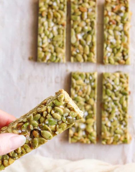 Pumpkin Seed Granola Bars, Hemp Seed Bars, Pumkin Seeds Recipes, Pumpkin Seed Snacks, Pumpkin Seed Bars Recipe, Pumpkin Seed Dessert, Pumpkin Seed Bars, Seed Bars Recipe, Seed Snacks